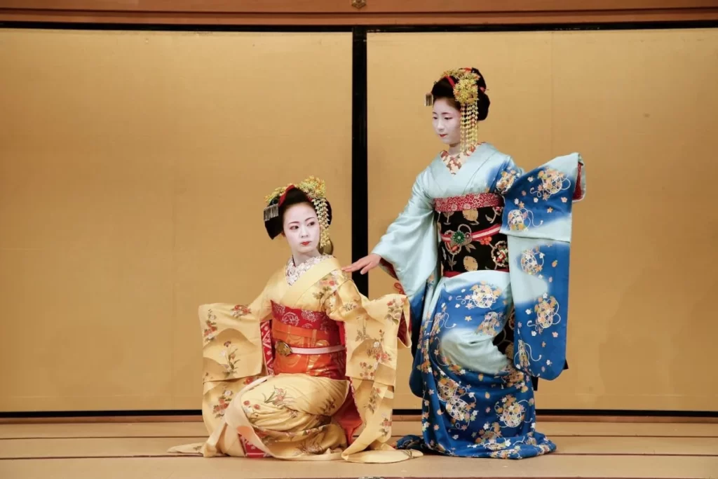 Elegant Geisha Dance Performance at Gion Corner in Kyoto