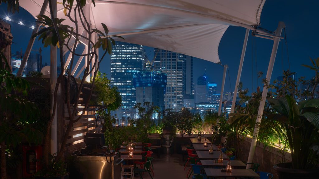 rooftop lounge and dining jakarta_the awan