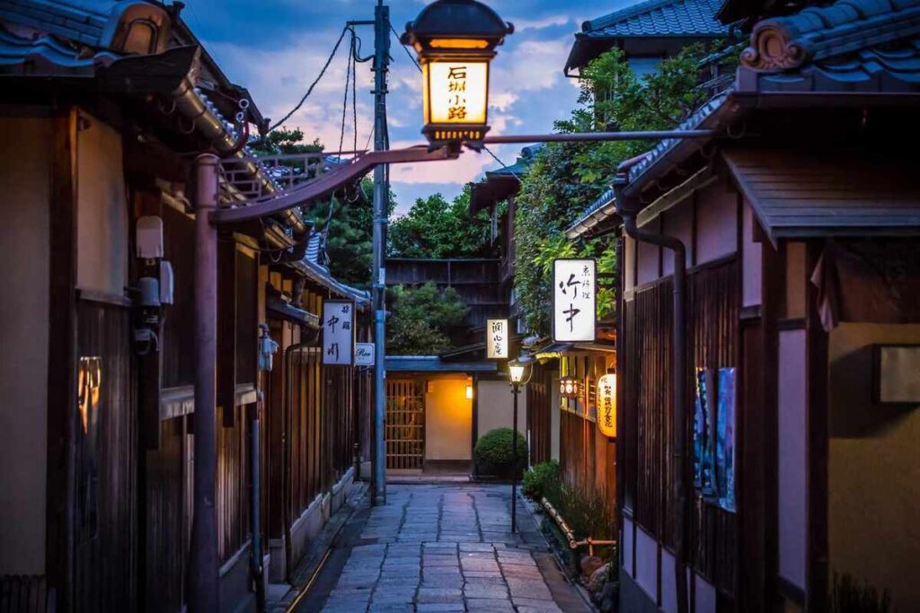 tourist ban in kyoto