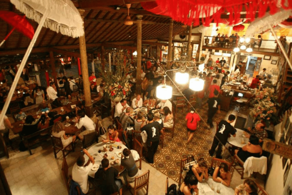 nightlife in seminyak_made's warung