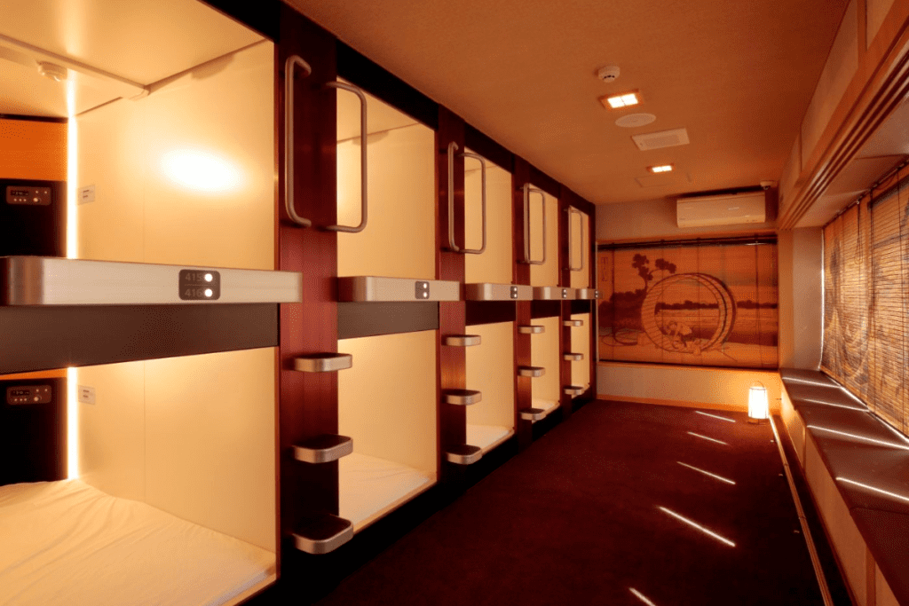 capsule hotel in tokyo_nadeshiko