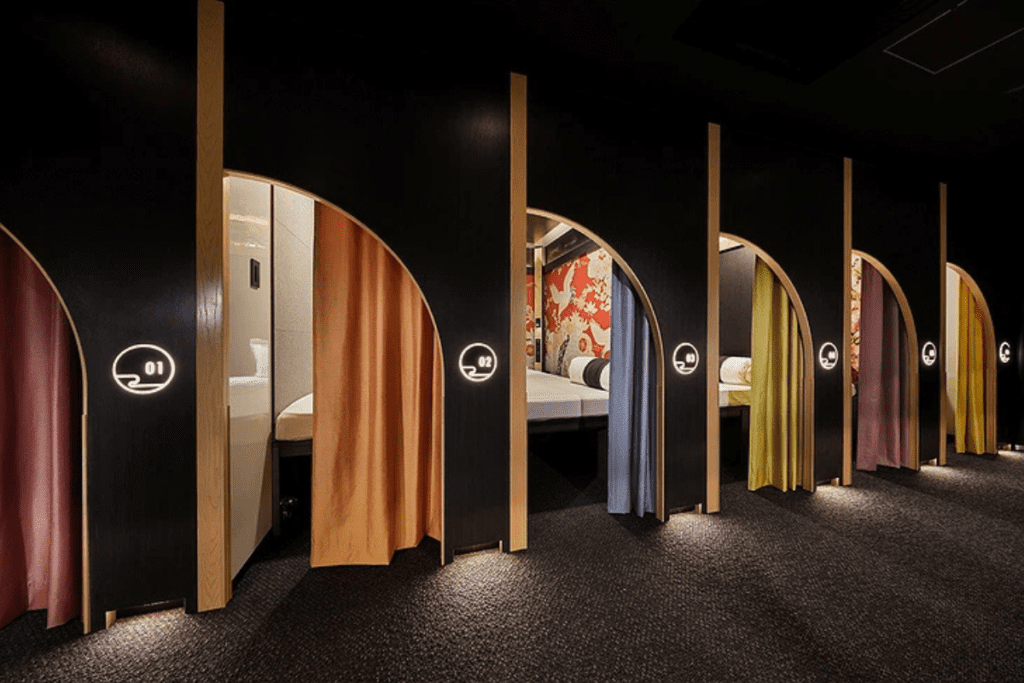 capsule hotel in tokyo_resol poshtel