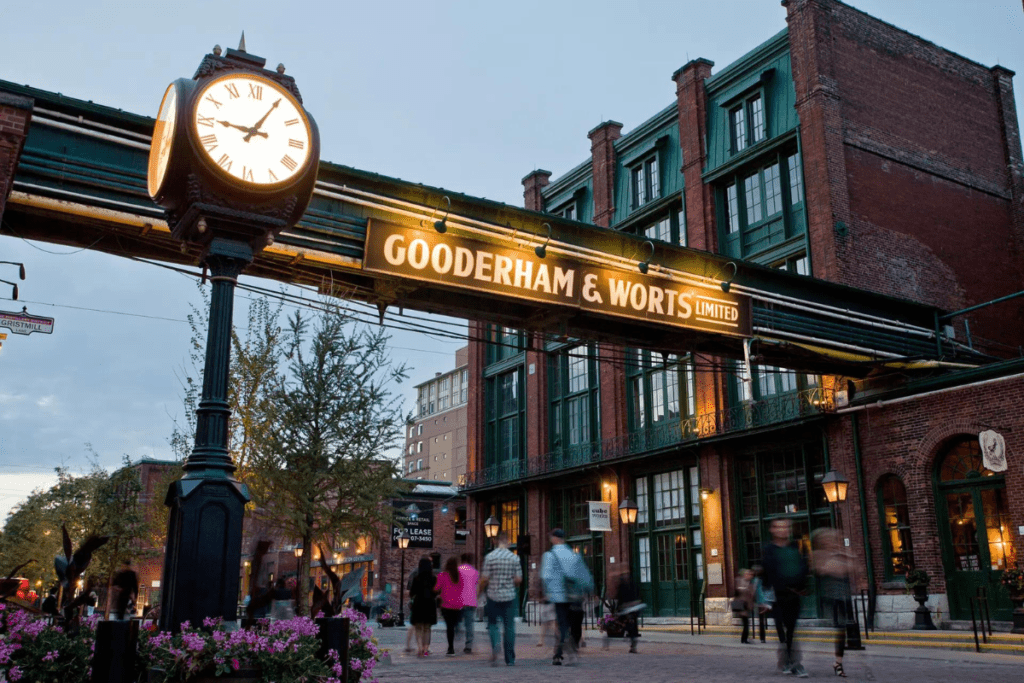 night in toronto_distillery district