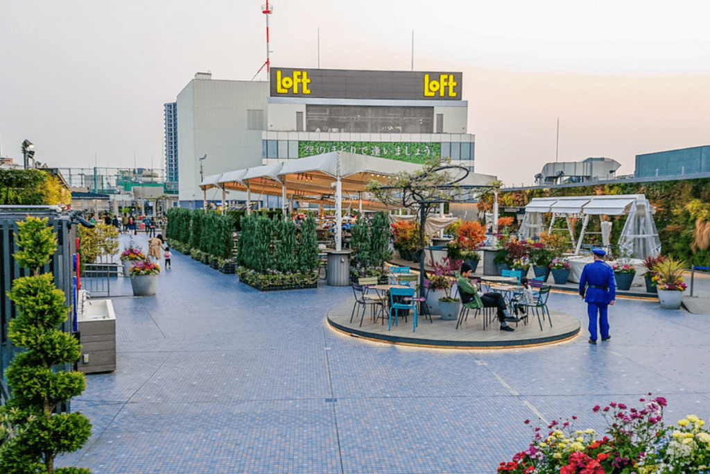 night in ikebukuro - seibu roof garden