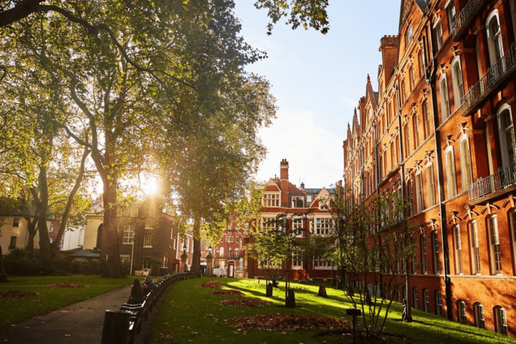 Nightlife in Mayfair - Mount Street Garden