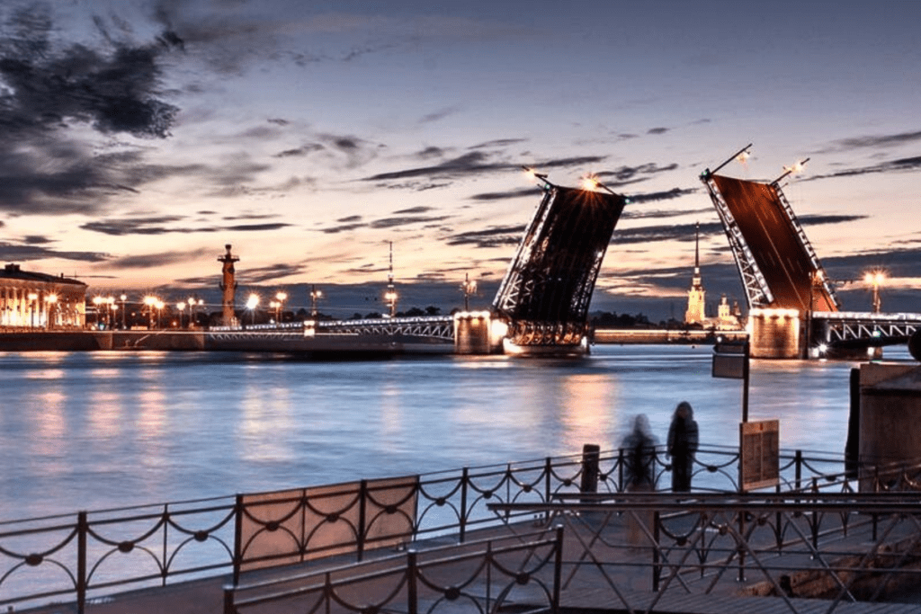 White Nights in St. Petersburg - Neva Bridges